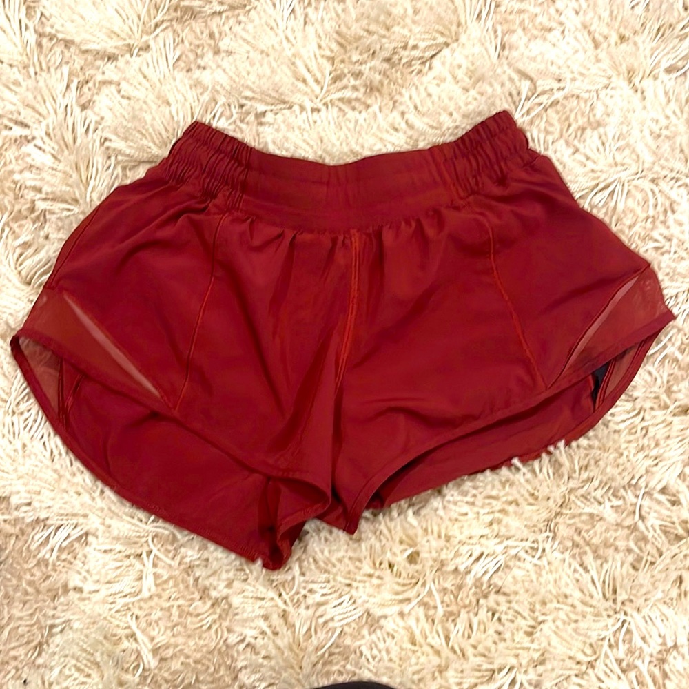 Lululemon Hotty Hot Short 2.5 Inch Size 4 Regular Red Merlot